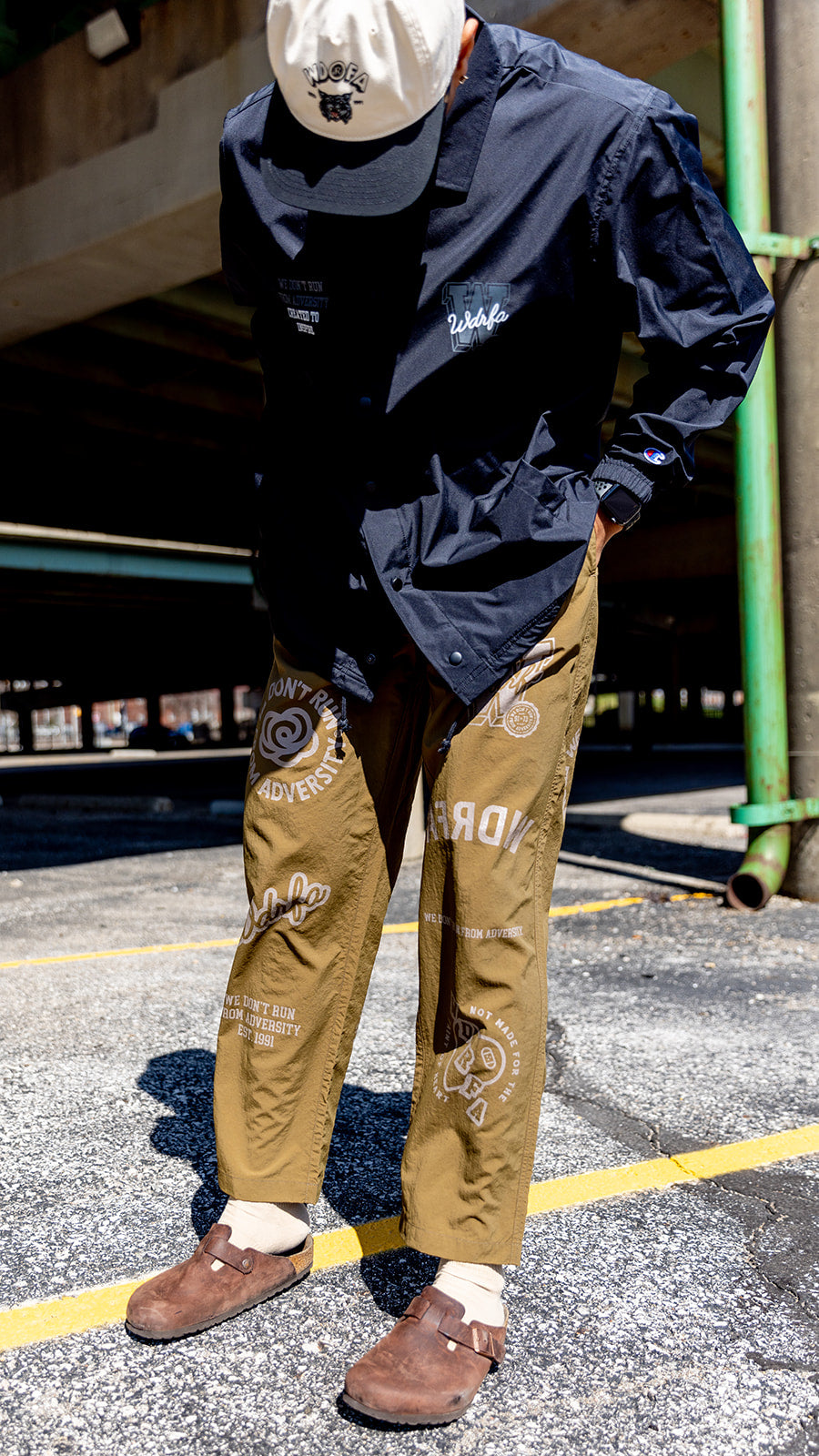 STAMPED NYLON PANT - OLIVE