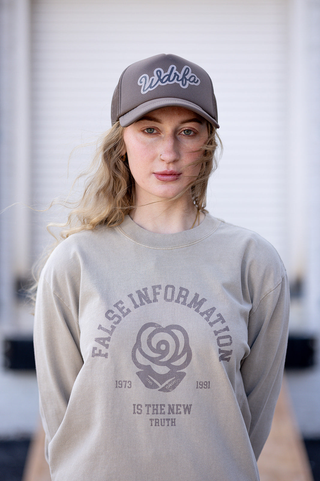 False Information L/S Tee Khaki
