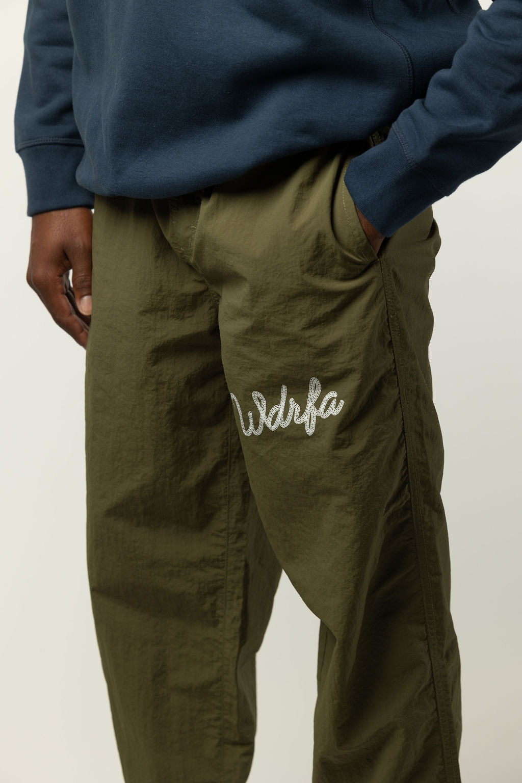 CHAINSTITCH SCRIPT NYLON PANT - OLIVE