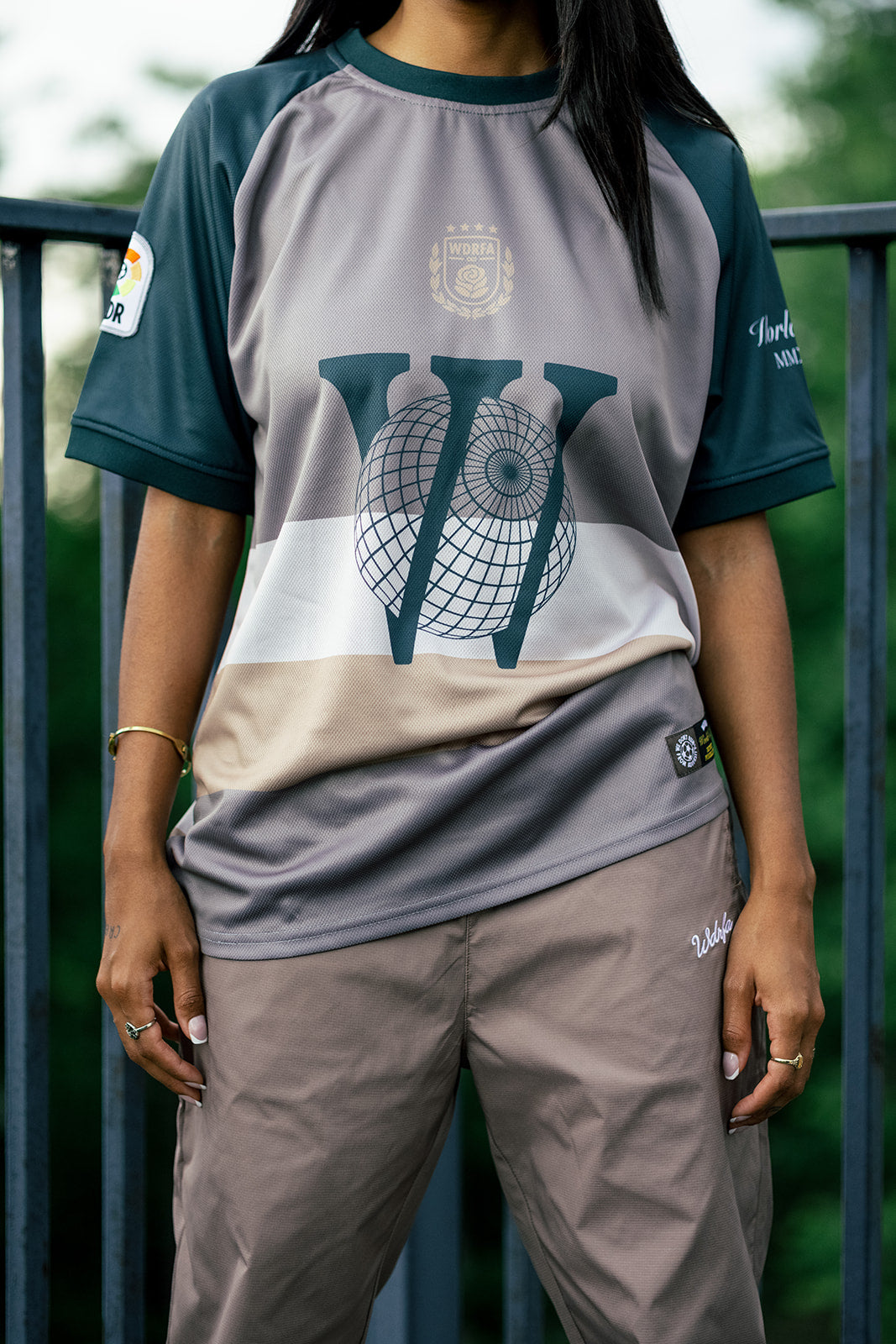W Globe Stripes Soccer Jersey - Grey